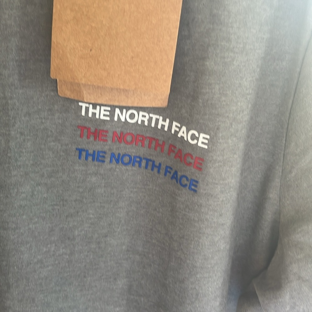 The North Face NWT women’s tee - Picture 2 of 5